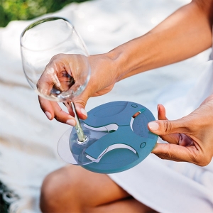 Bamboo slipping it on blue